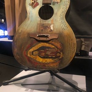 Meet your Posher, Elisabetha